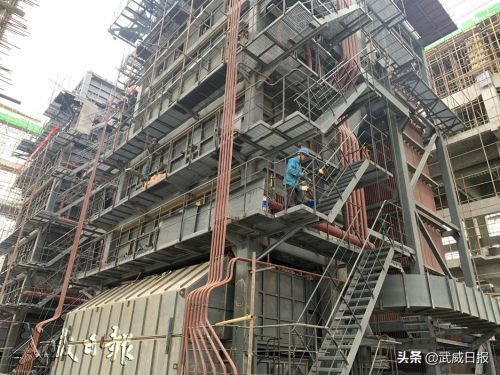 民勤县城区集中供热第二热源厂及管网建设项目施工现场